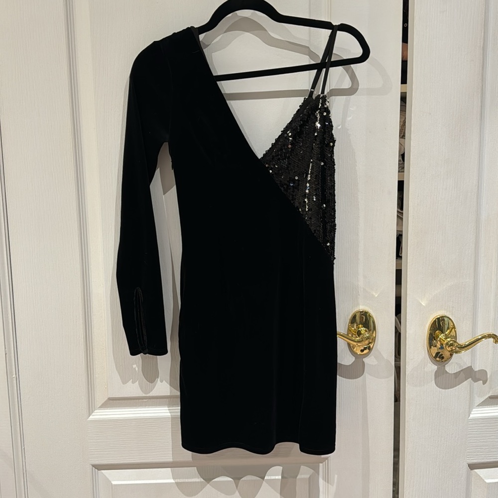 Revolve Holiday Party h:ours Keegan Dress - Picture 5 of 7
